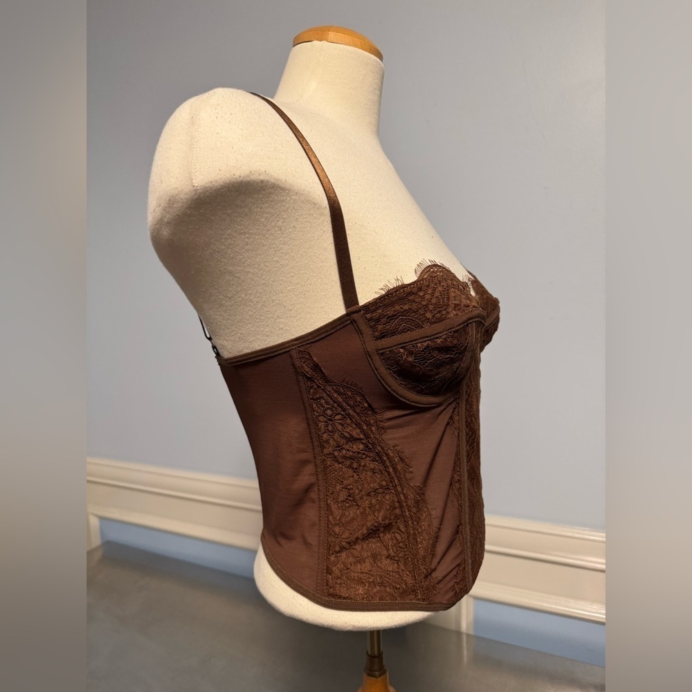 Raxnode stretchy lace bustier - Picture 2 of 8